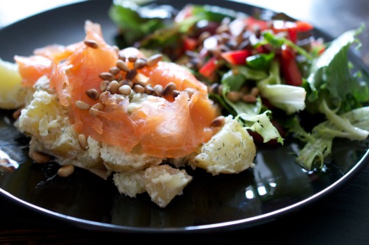 Smoked salmon with Horseradish Potatoes